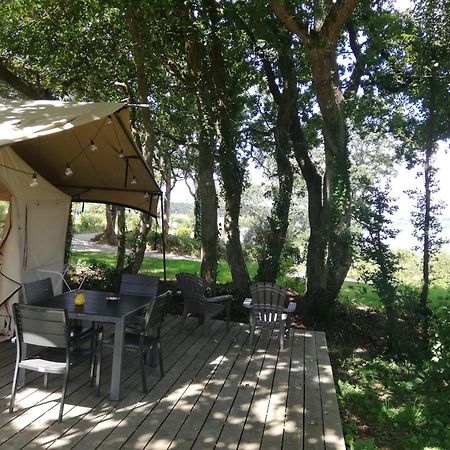 Hebergements Camping "Les Pieds Dans L'Eau" Crozon Exterior photo