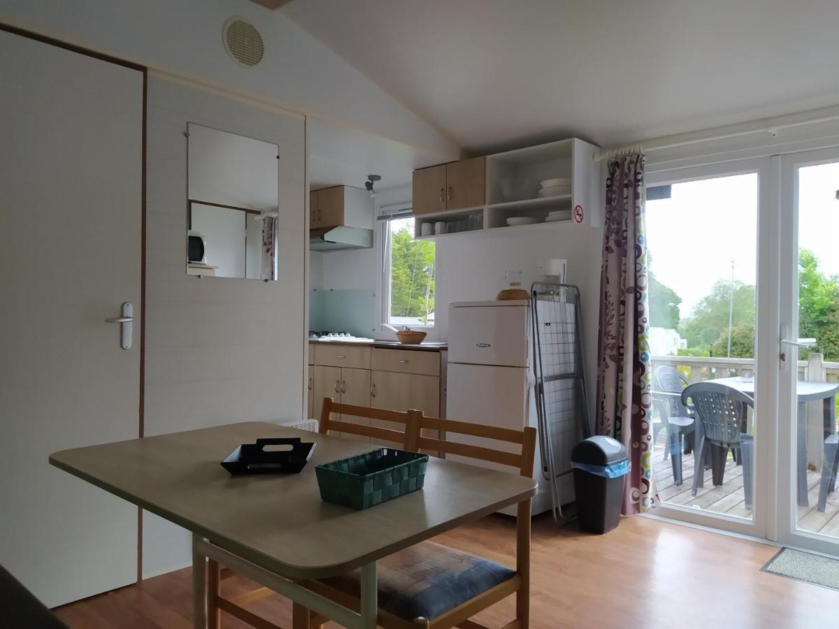 Hebergements Camping "Les Pieds Dans L'Eau" Crozon Exterior photo