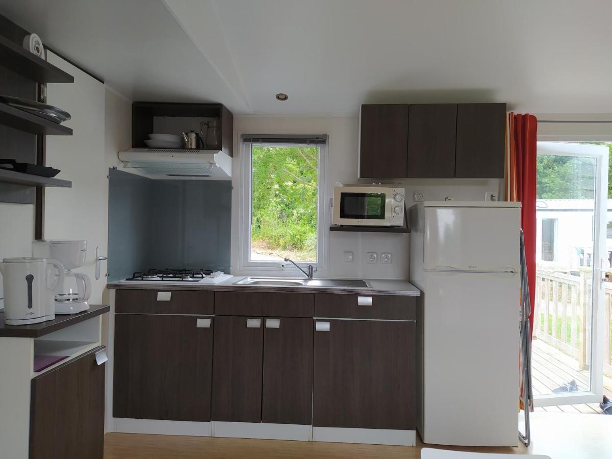 Hebergements Camping "Les Pieds Dans L'Eau" Crozon Exterior photo