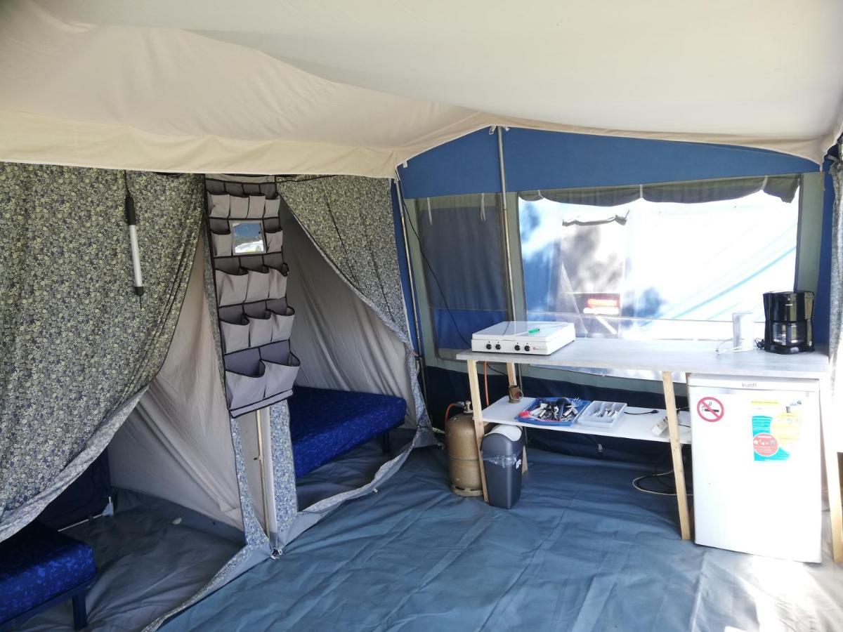 Hebergements Camping "Les Pieds Dans L'Eau" Crozon Exterior photo
