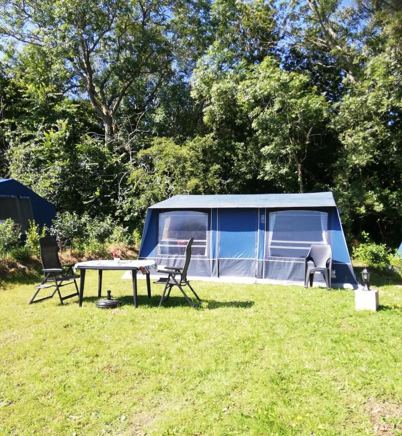 Hebergements Camping "Les Pieds Dans L'Eau" Crozon Exterior photo