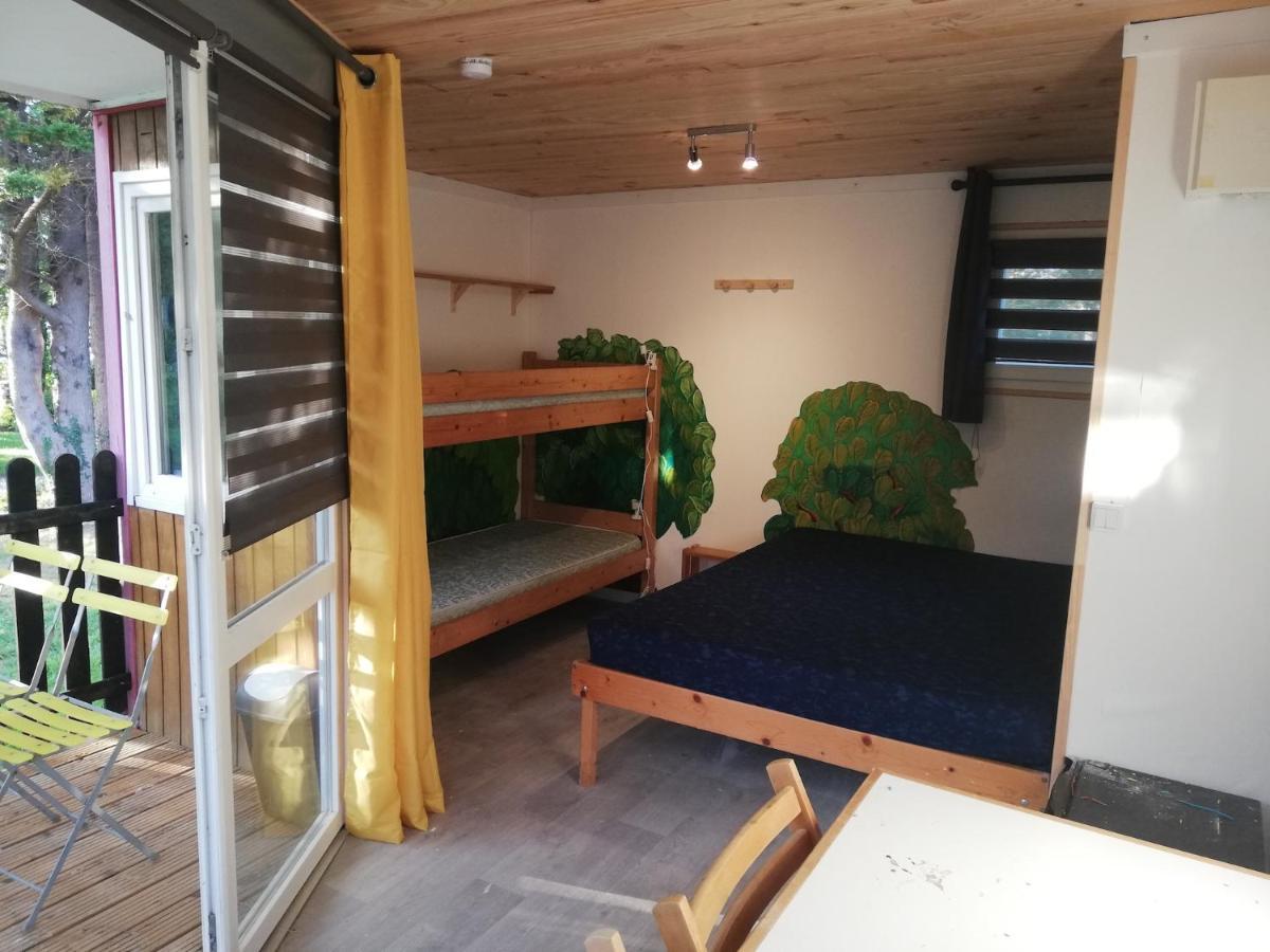 Hebergements Camping "Les Pieds Dans L'Eau" Crozon Exterior photo